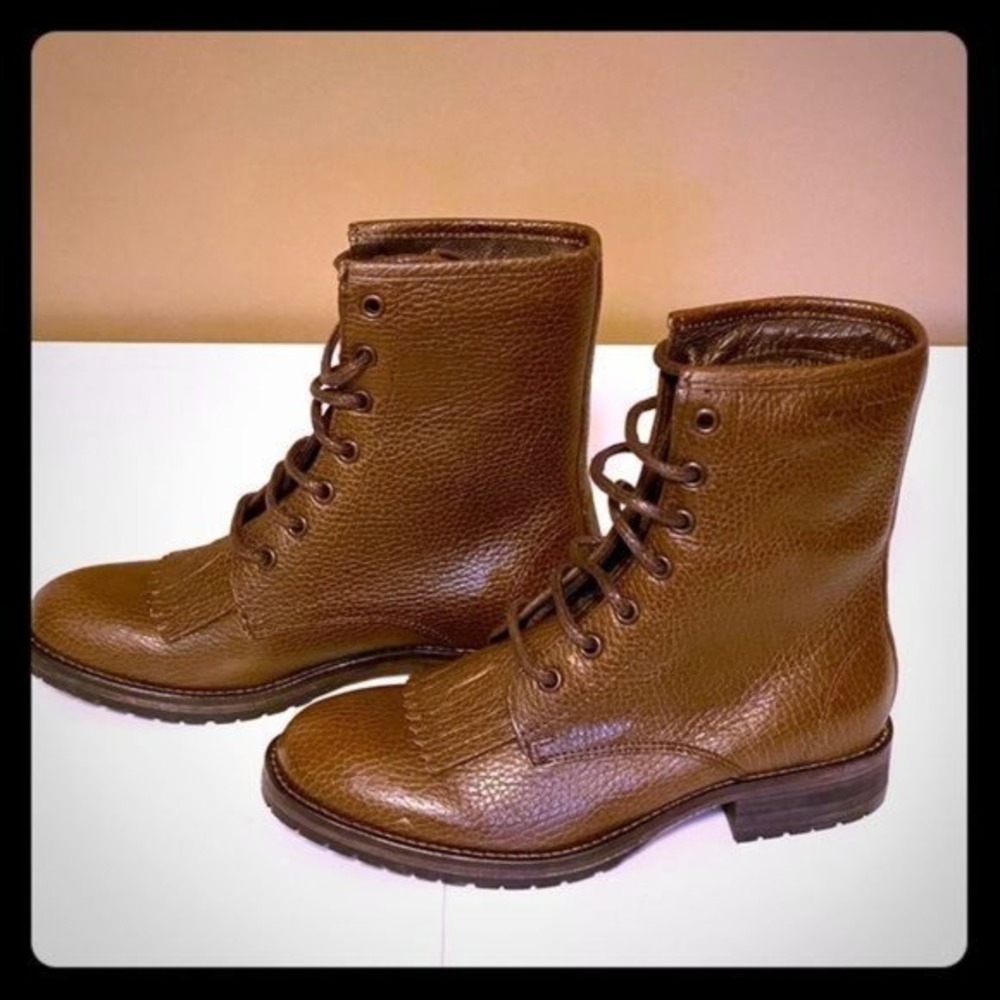 Wolverine textured leather boots with fringe!‎ 5.5